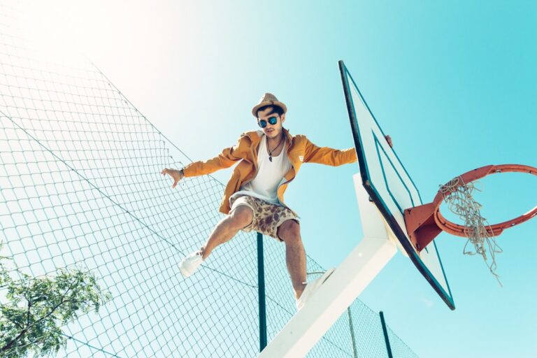 Cum să-ți crești încrederea și înțelegerea în relația cu tine însuți