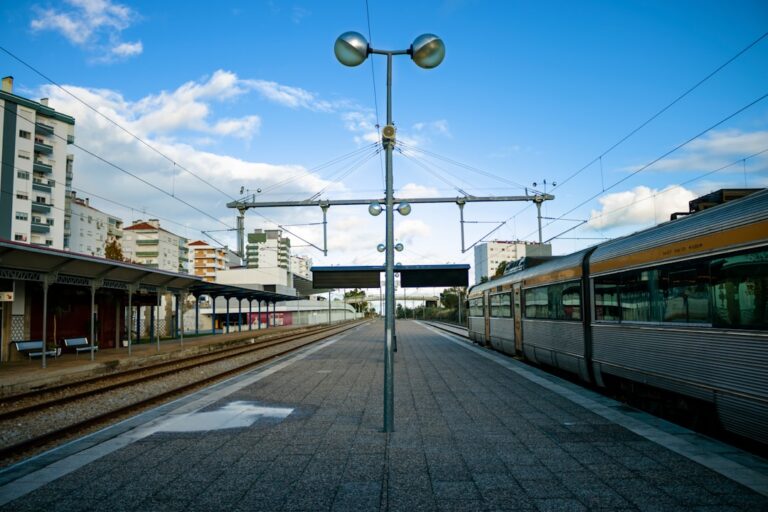 Cum să călătorești în Europa cu trenul: Ghid complet